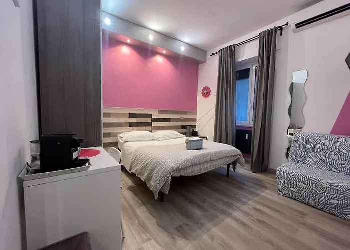 Whatshouse بيت ضيافة روما