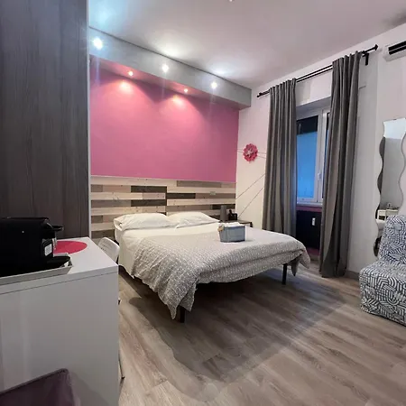 Whatshouse بيت ضيافة روما