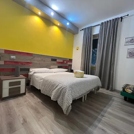 Whatshouse 3* روما